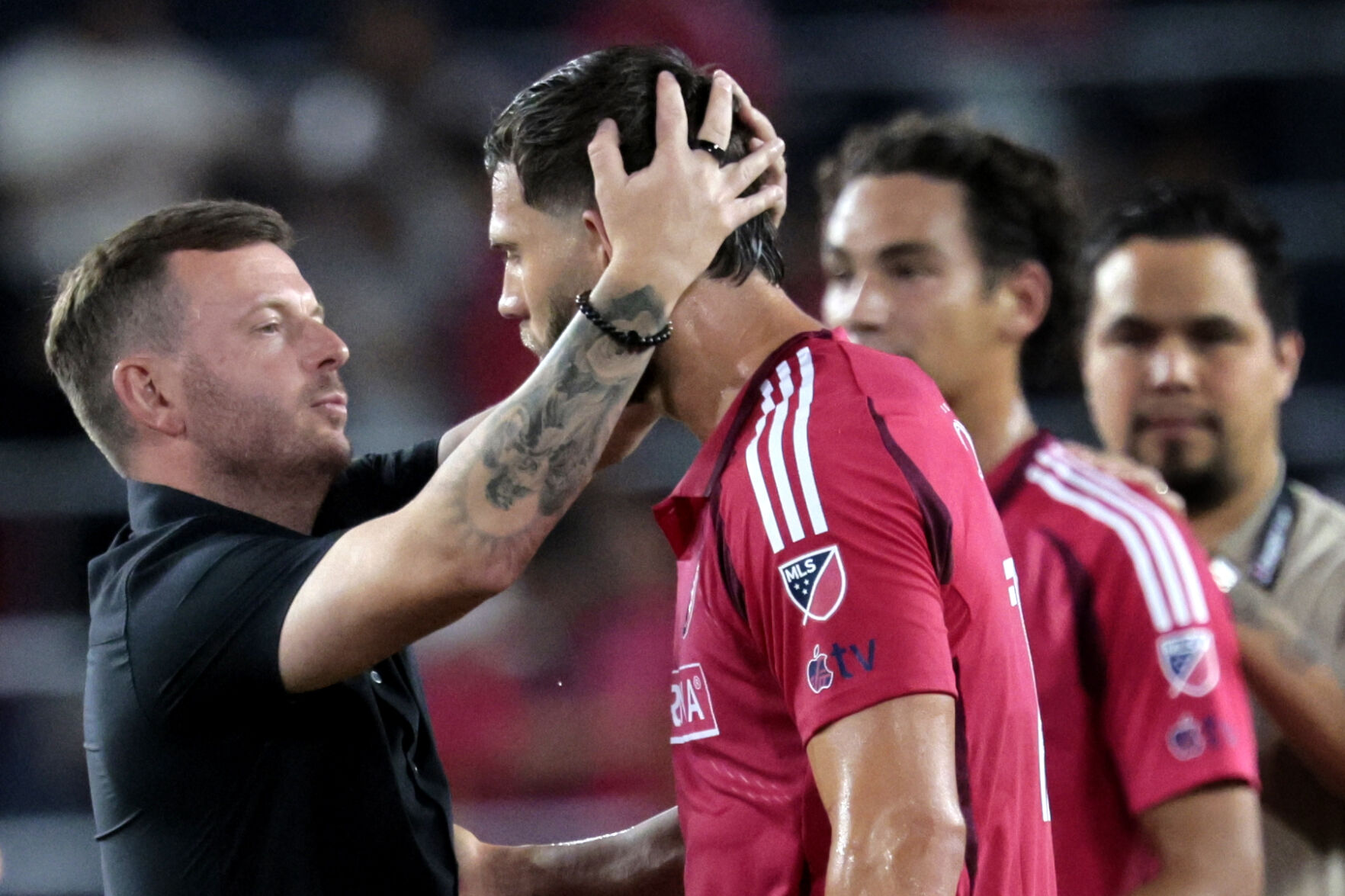 Late rally not enough as 51黑料 City SC falls to Houston 3-2